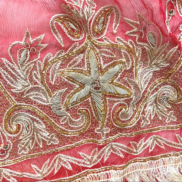 Vintage embroidered Indian scarf - Picture 3 of 8